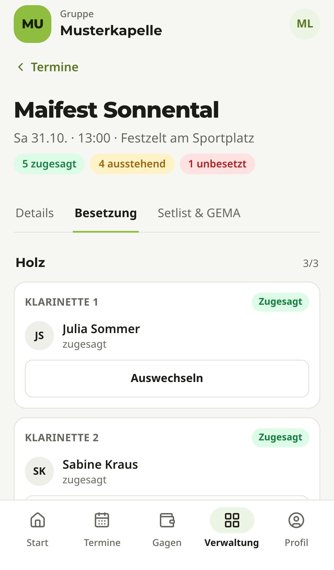 Besetzung eines Auftritts auf dem Handy mit Stand oben und Karten untereinander