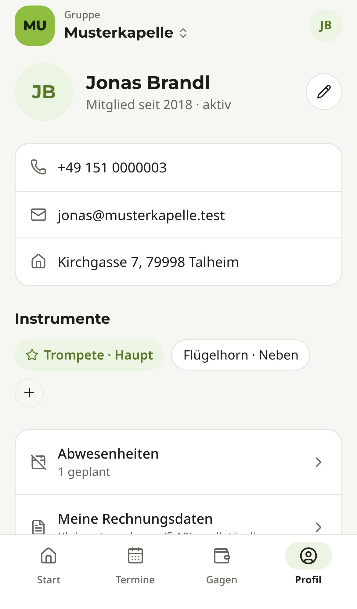 Der obere Teil des Profils mit Name, Kontaktdaten und Instrumenten; darunter folgen Abwesenheiten, Rechnungsdaten, Passwort und Konto, die Benachrichtigungen und das Kalender-Abo