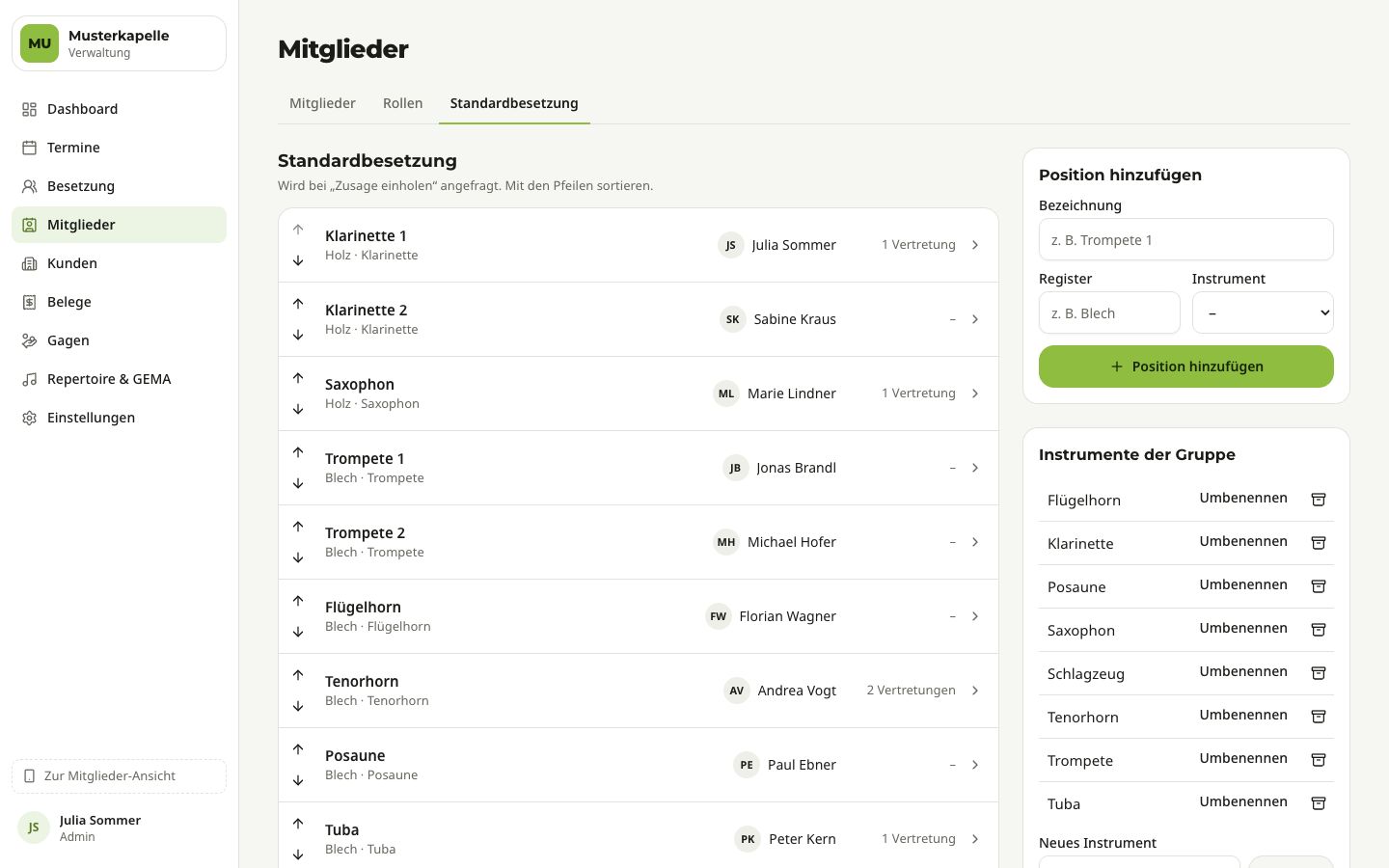 Reiter Standardbesetzung: links die Positionen mit Register, Instrument, Stammperson und Anzahl der Vertretungen, jeweils mit Pfeilen zum Sortieren; rechts die Kästen „Position hinzufügen“ und „Instrumente der Gruppe“