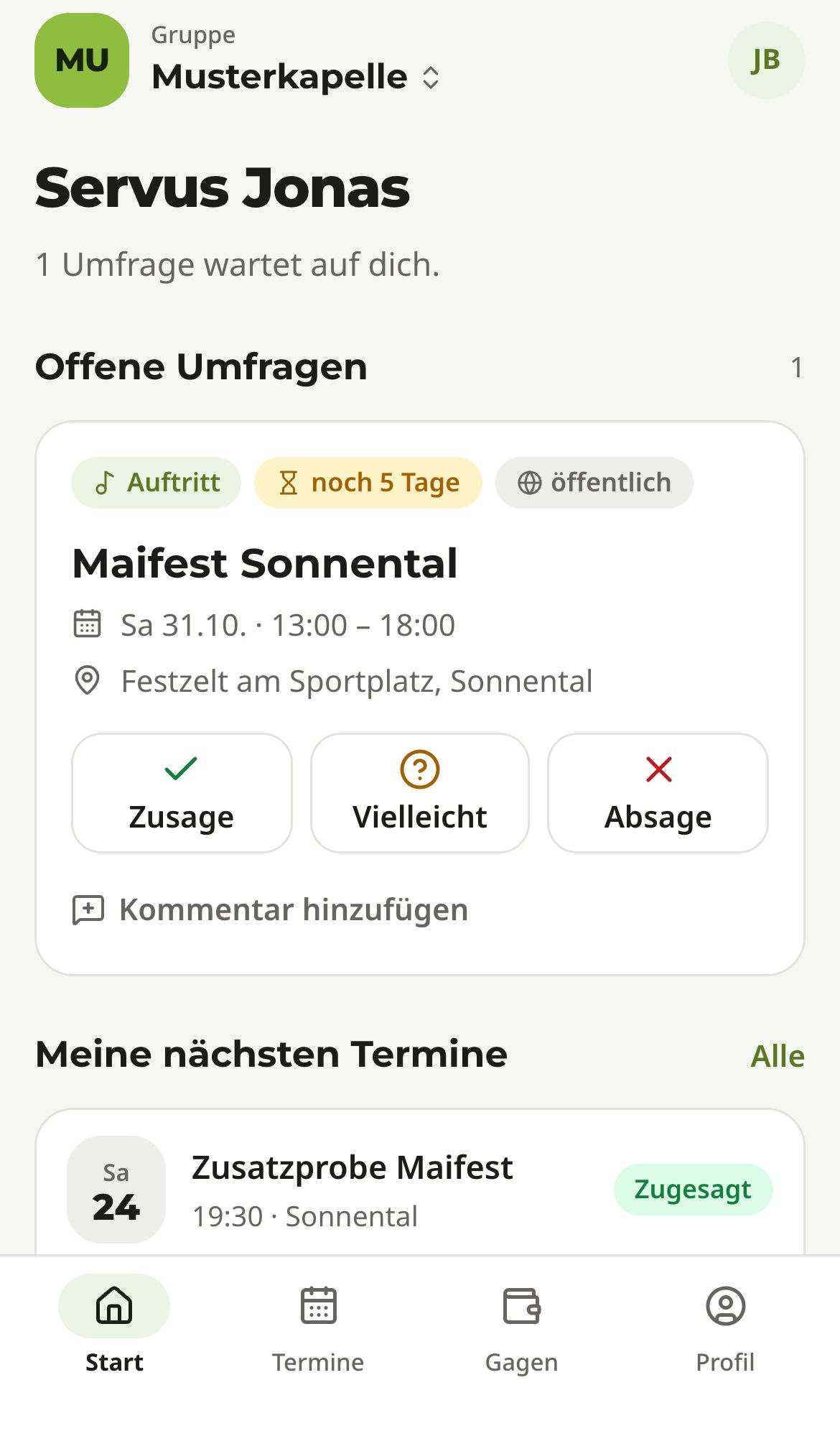 Die Startseite mit Begrüßung, einer offenen Umfrage mit den Knöpfen „Zusage“, „Vielleicht“, „Absage“ und „Meine nächsten Termine“
